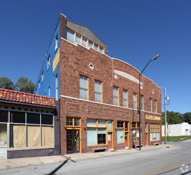 918-924 E 5th St, Kansas City, MO for sale - Building Photo - Image 3 of 22