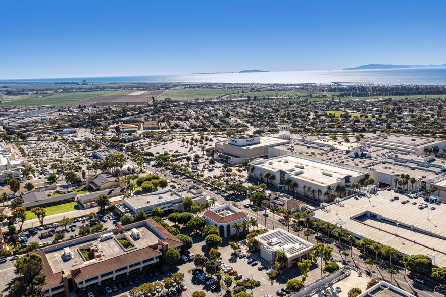 300 S Mills Rd, Ventura, CA for sale - Primary Photo - Image 1 of 21