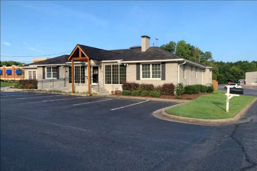 703 Atlanta Hwy, Cumming, GA for lease Primary Photo- Image 1 of 14
