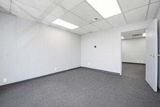 105 N Rose St, Escondido, CA à louer Photo intérieure- Image 1 de 6