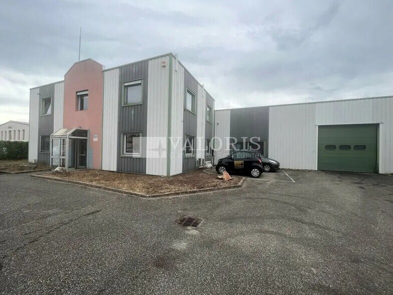 Flex in Miribel for sale - Building Photo - Image 1 of 7