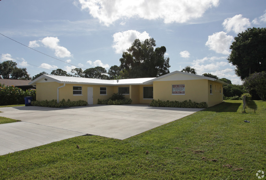 5460 Bayshore Rd, North Fort Myers, FL for sale - Building Photo - Image 3 of 12