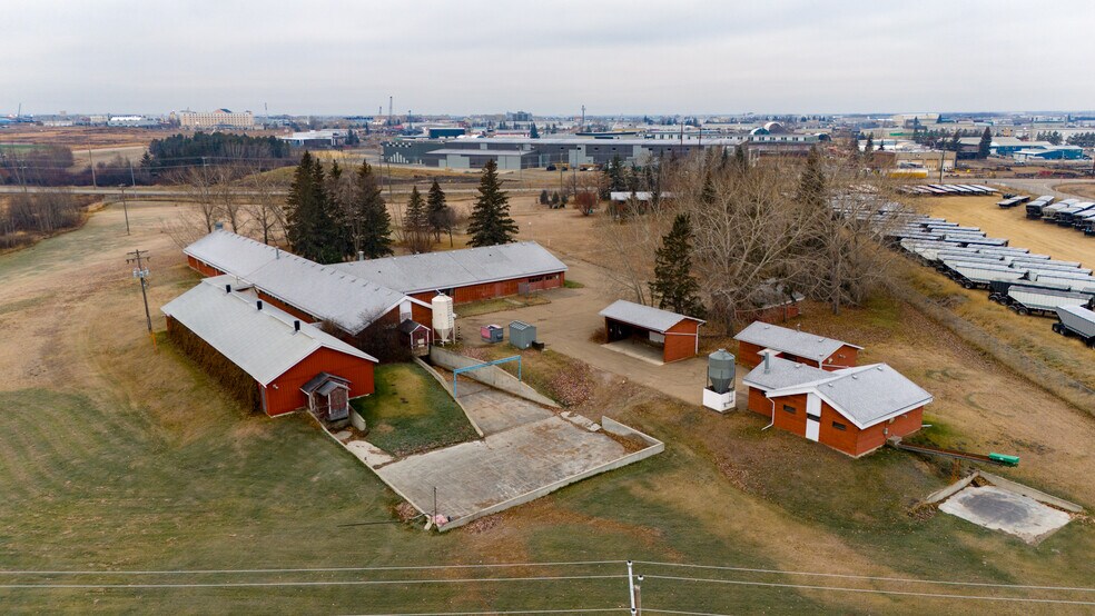 1103 9 St, Nisku, AB à vendre - Photo du bâtiment - Image 3 de 6