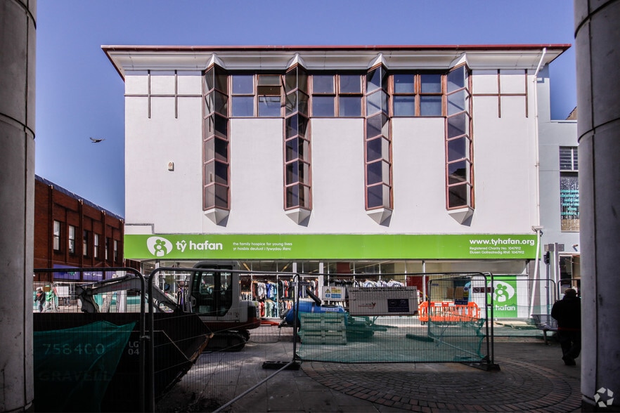 24-26 Stepney St, Llanelli for sale - Primary Photo - Image 1 of 6