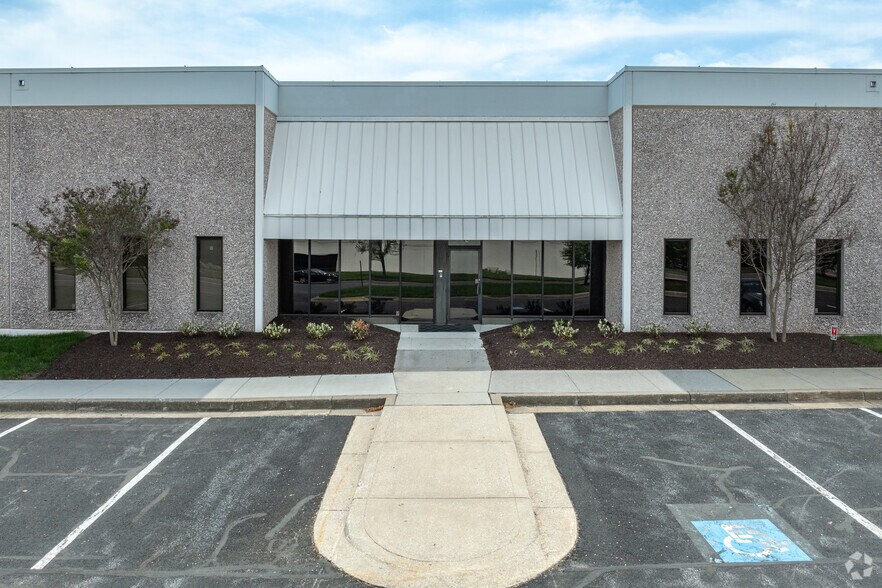 8301 Patuxent Range Rd, Jessup, MD à louer - Photo du bâtiment - Image 2 de 5