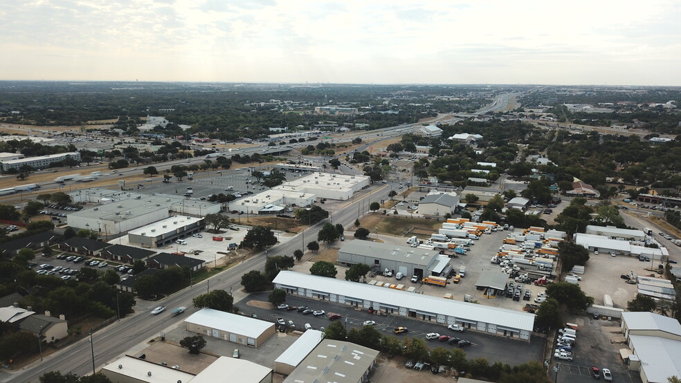 1308 Chisholm Trail Rd, Round Rock, TX for sale - Building Photo - Image 3 of 7