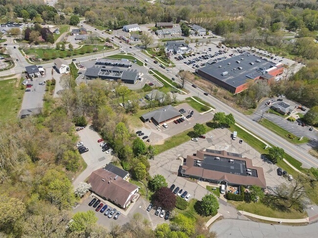 Plus de détails pour 8 Independence Dr, Marlborough, CT - Bureau à vendre