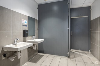 553 US-70 W, Havelock, NC for lease Interior Photo- Image 1 of 21