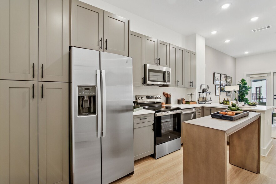 3311 Hood Ave, Chamblee, GA for lease - Building Photo - Image 2 of 26