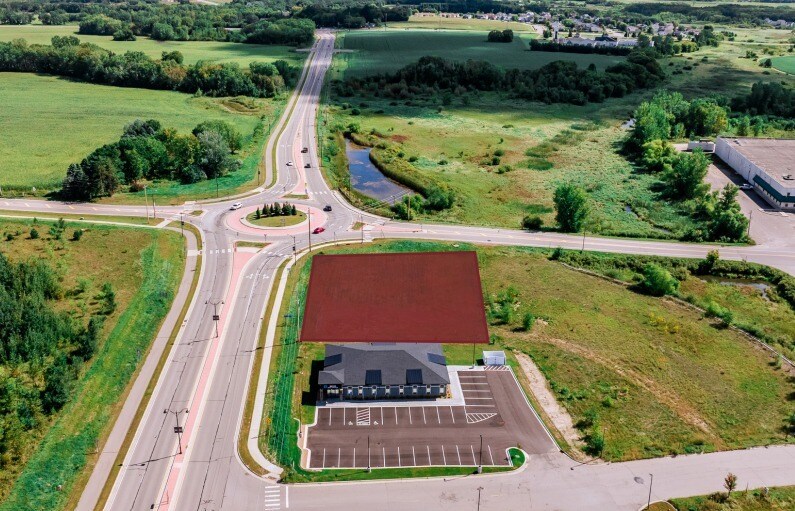 950 Golden Spike Rd NE, Sauk Rapids, MN à vendre - Photo du bâtiment - Image 1 de 4