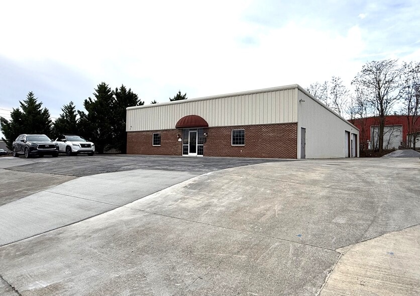 154 W Park Ct, Talbott, TN for lease - Primary Photo - Image 1 of 14