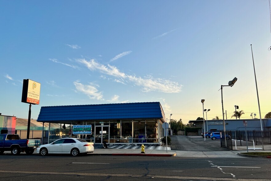 1858 E Thompson Blvd, Ventura, CA à vendre - Photo du bâtiment - Image 2 de 6