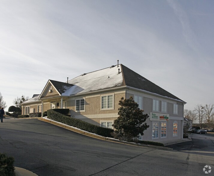 1215 Eagles Landing Pky, Stockbridge, GA à louer - Photo du bâtiment - Image 2 de 8