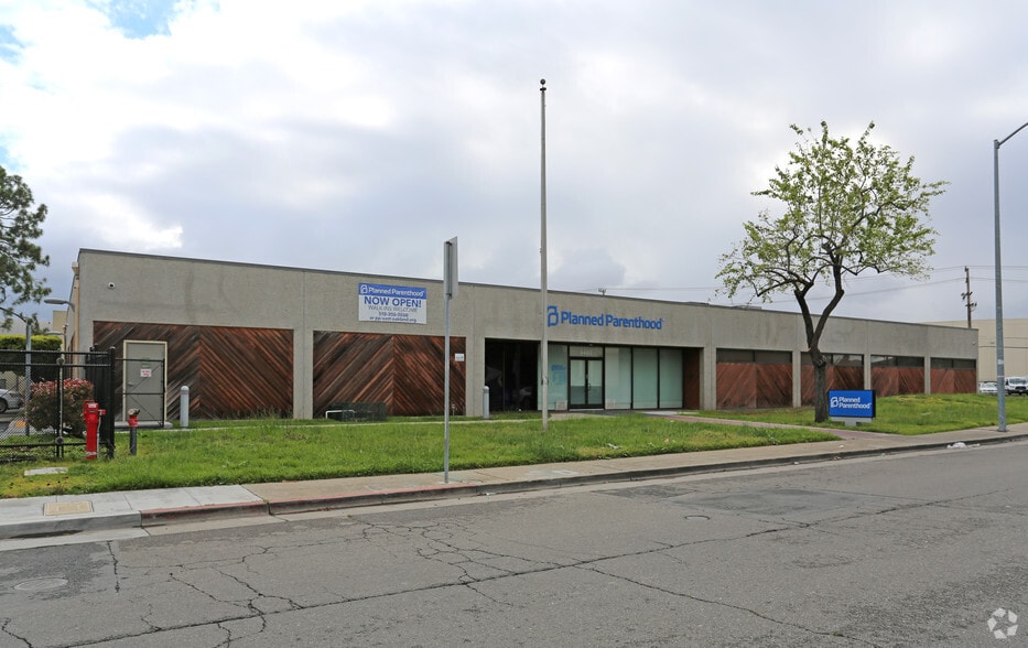 8480 Enterprise Way, Oakland, CA à louer - Photo du bâtiment - Image 2 de 9