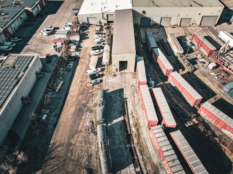 204 Hillyard St, Hamilton, ON à louer - Photo du bâtiment - Image 2 de 4