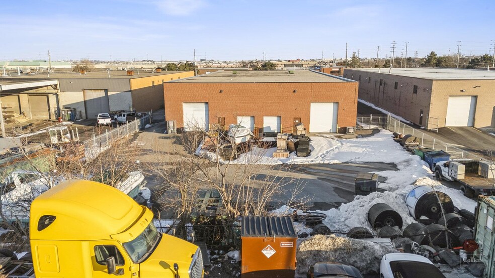 1169 Lorimar Dr, Mississauga, ON à vendre - Photo du bâtiment - Image 3 de 3