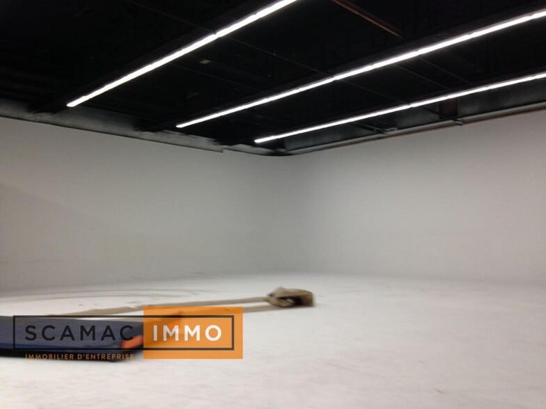 Industrial in Saint-Germain-lès-Arpajon for lease - Interior Photo - Image 2 of 29