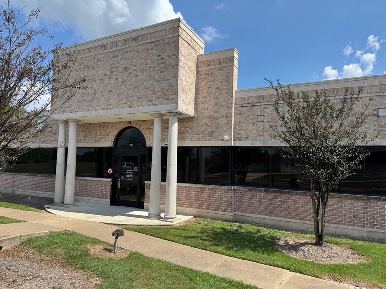 400 Technology Pky, College Station, TX for lease - Building Photo - Image 2 of 5