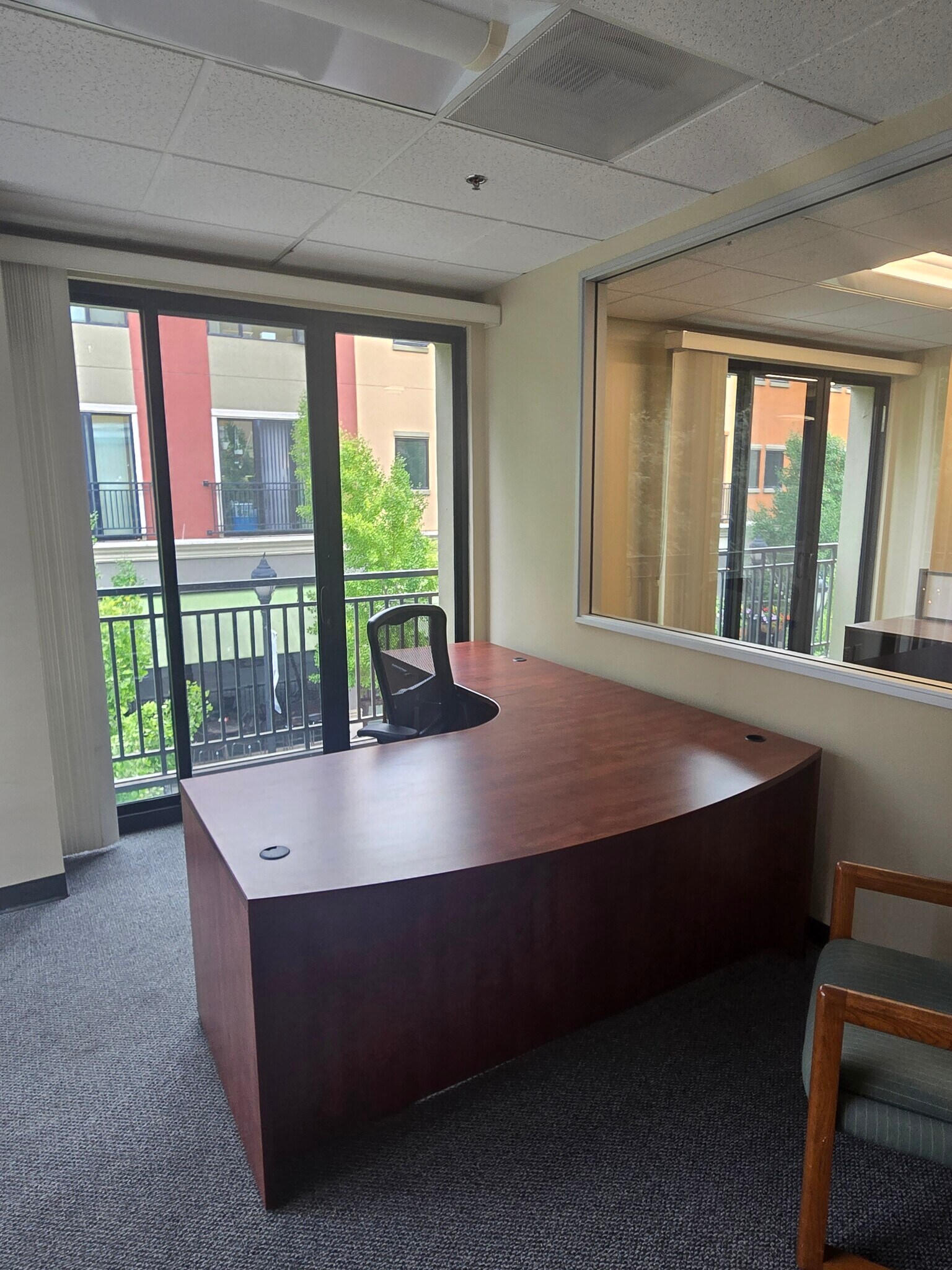 151 Petaluma Blvd S, Petaluma, CA à louer Photo intérieure- Image 1 de 4