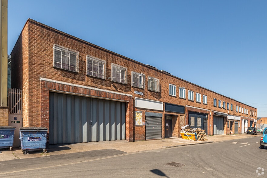 139-147 Ormside St, London for sale - Building Photo - Image 2 of 6