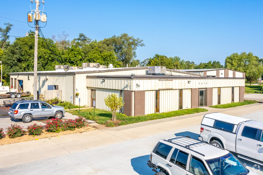 5480 NW Beaver Dr, Johnston, IA for sale - Primary Photo - Image 1 of 1