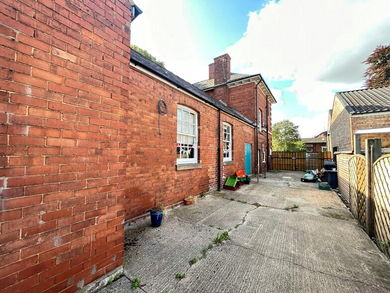 10 Haverfield Rd, Spalding à vendre - Photo du bâtiment - Image 3 de 11