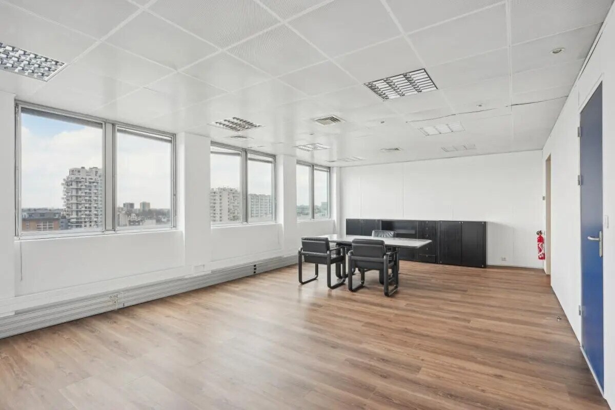 4 Avenue Laurent Cély, Asnières-sur-Seine, HDS 92600 -  -  - Interior Photo - Image 2 of 10