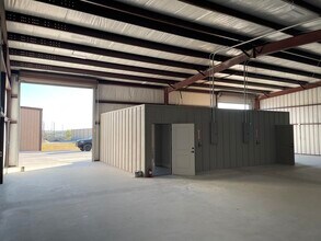 7977 Old Bastrop Rd, New Braunfels, TX for lease Building Photo- Image 1 of 3