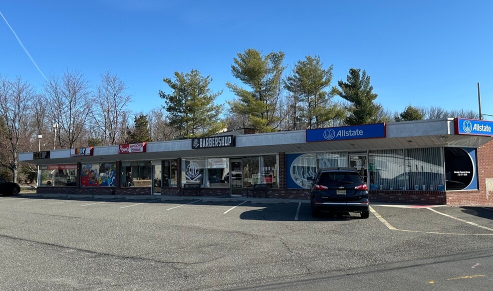 663-673 State Route 35, Middletown, NJ for lease - Building Photo - Image 3 of 7