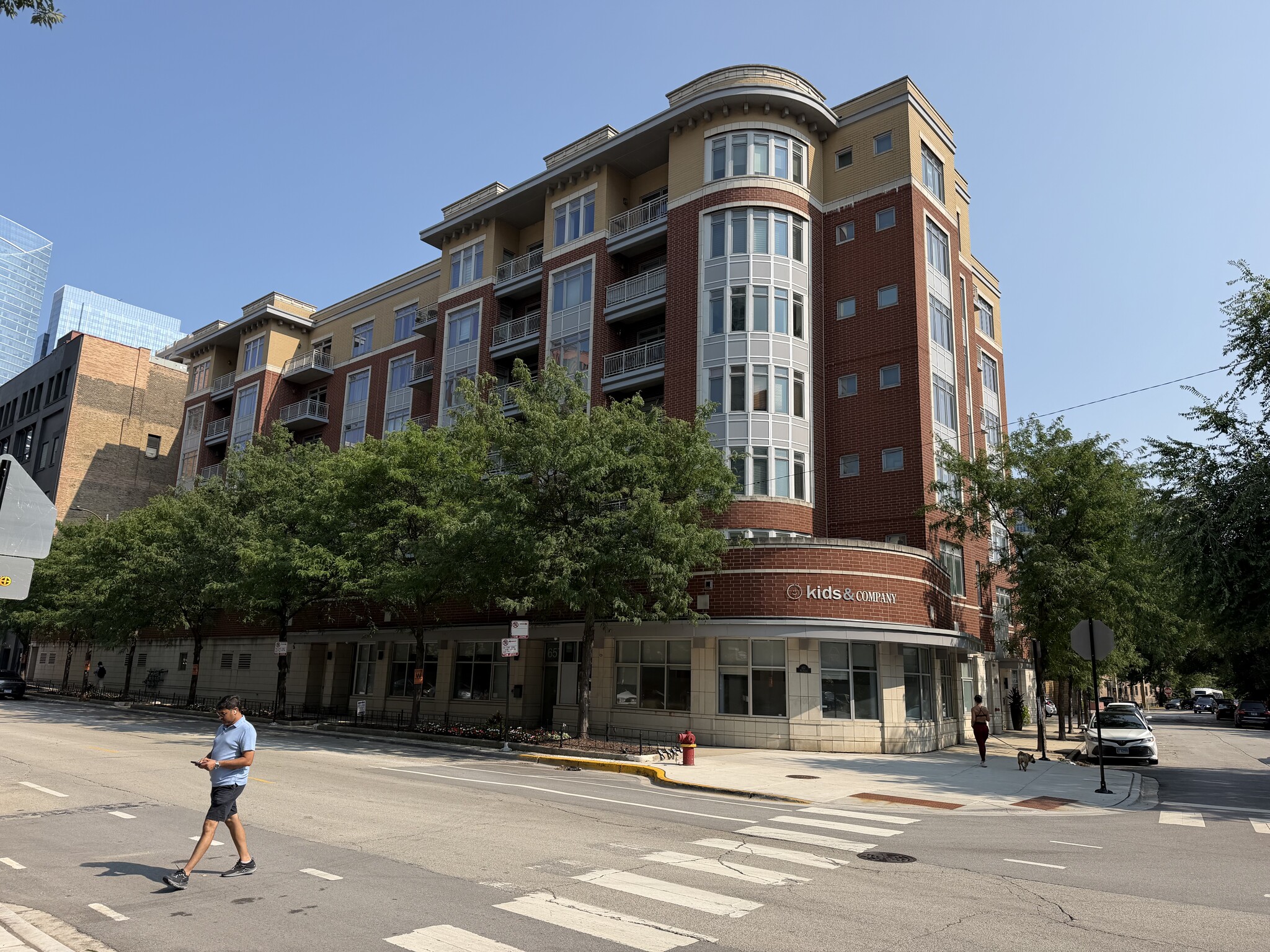 657 W Fulton St, Chicago, IL for lease Building Photo- Image 1 of 10