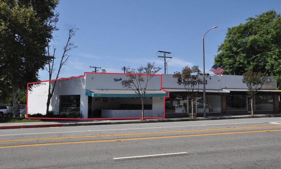 712-716 Foothill Blvd, La Cañada Flintridge, CA à louer - Photo du bâtiment - Image 1 de 9