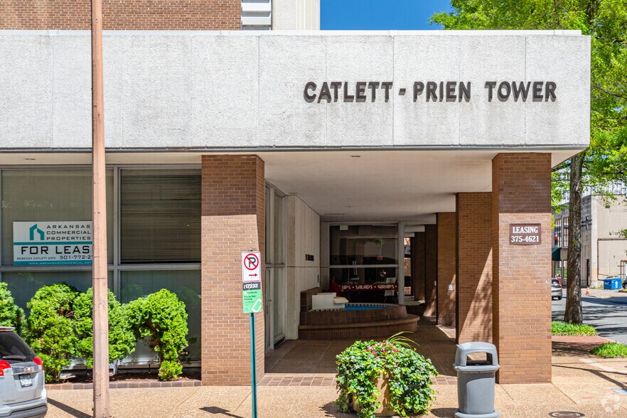 323 Center St, Little Rock, AR à louer - Photo du bâtiment - Image 3 de 6