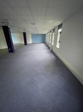 Office in Rueil-Malmaison for lease Interior Photo- Image 1 of 11