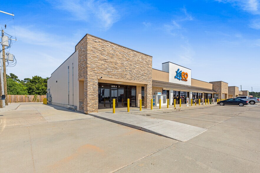 1075 County Road 5270 rd, Cleveland, TX for lease - Building Photo - Image 2 of 8