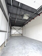 20304 109 Av NW, Edmonton, AB à louer Photo intérieure- Image 2 de 4