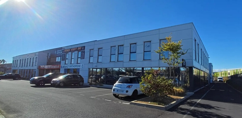 Office in Mauguio for lease - Building Photo - Image 1 of 9