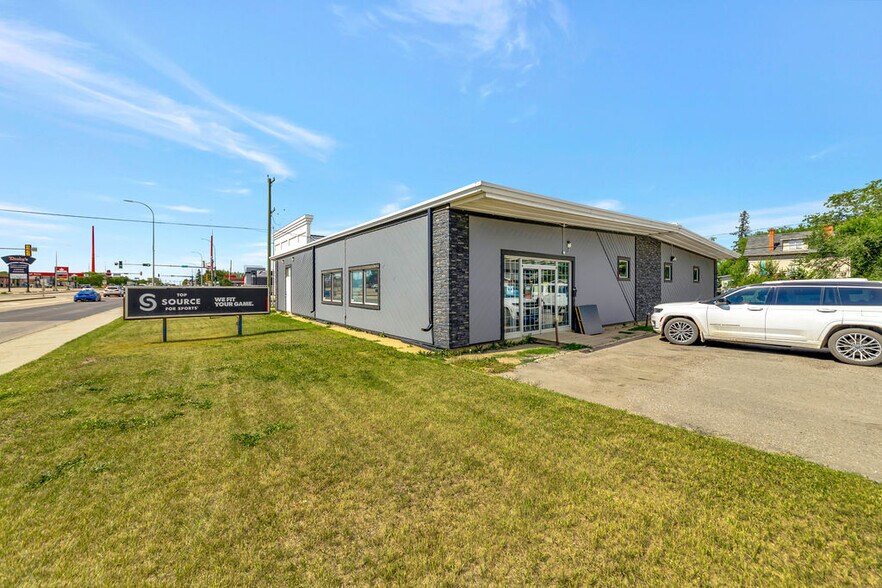 4818 44 st, Lloydminster, SK à louer - Photo du bâtiment - Image 3 de 11