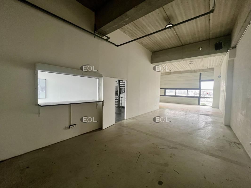Flex in Saint-Denis for lease Interior Photo- Image 1 of 10