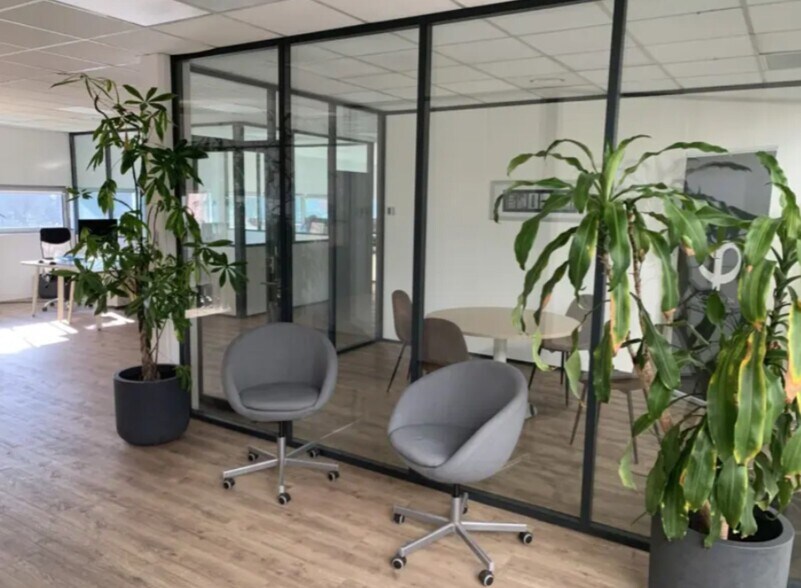 Bureau dans Bordeaux à vendre - Photo du bâtiment - Image 2 de 7