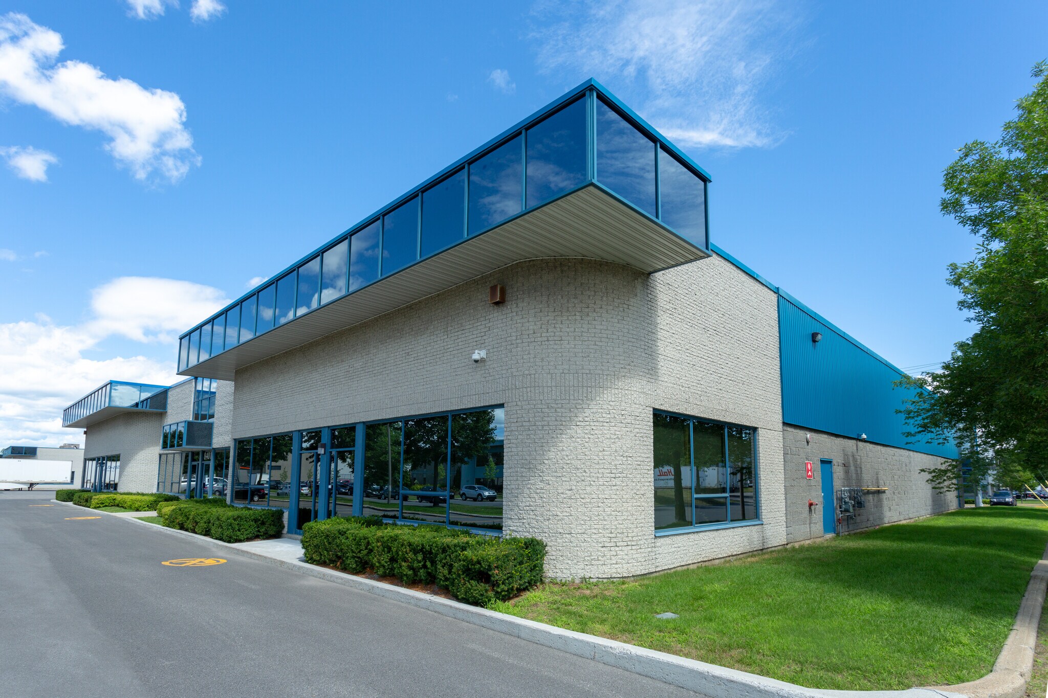 8401 Av Albert-Louis-Van Houtte, Montréal, QC à vendre Photo principale- Image 1 de 1