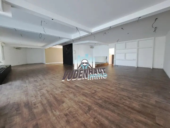 Retail in Portet-sur-Garonne for lease - Interior Photo - Image 3 of 10