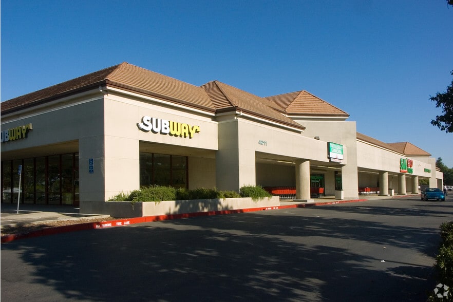 4201-4221 Norwood Ave, Sacramento, CA for lease - Primary Photo - Image 3 of 11