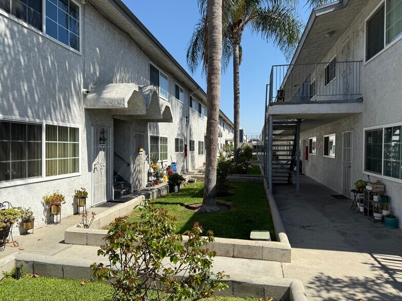 4931 - 4939 Clara St, Cudahy, CA à vendre - Photo du bâtiment - Image 3 de 4