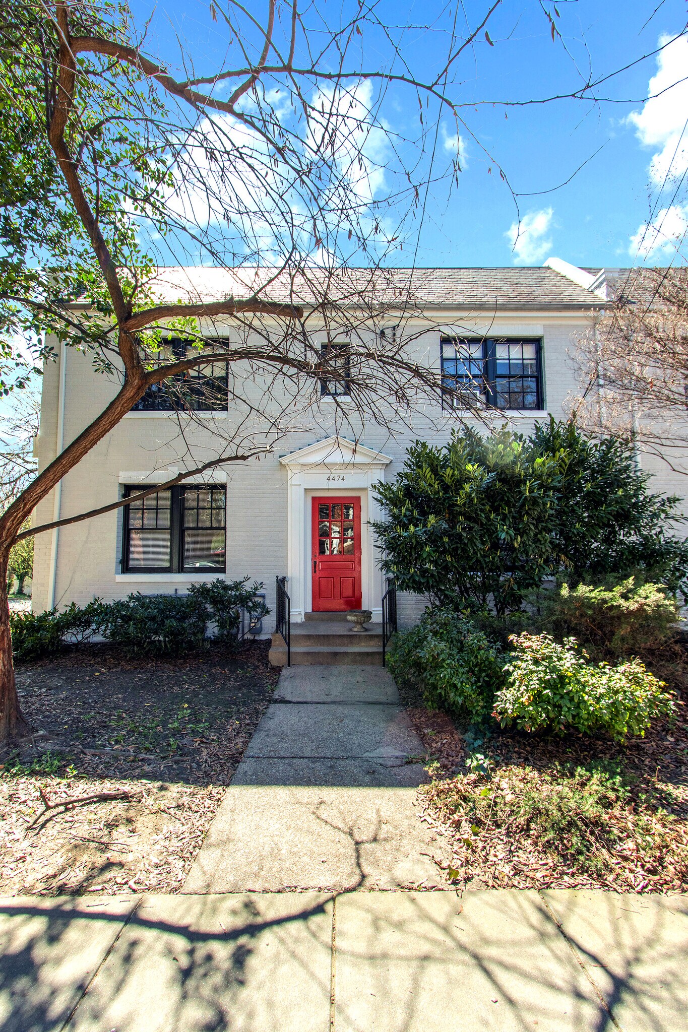 4474 MacArthur Blvd NW, Washington, DC à vendre Photo du bâtiment- Image 1 de 11
