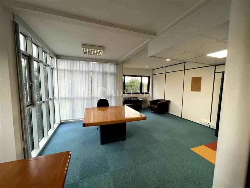 Office in Ferrières-en-Brie for lease Interior Photo- Image 1 of 8