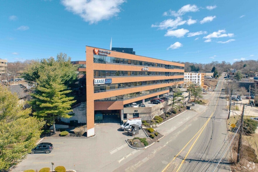 92 Montvale Ave, Stoneham, MA for lease - Building Photo - Image 1 of 5