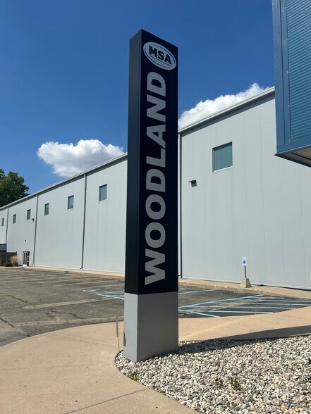 2100 28th St SE, Grand Rapids, MI à louer - Photo du bâtiment - Image 2 de 5