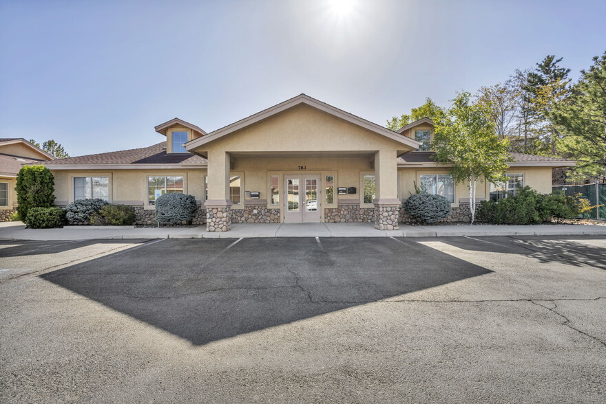 783 Basque Way, Carson City, NV à vendre - Photo du bâtiment - Image 3 de 38