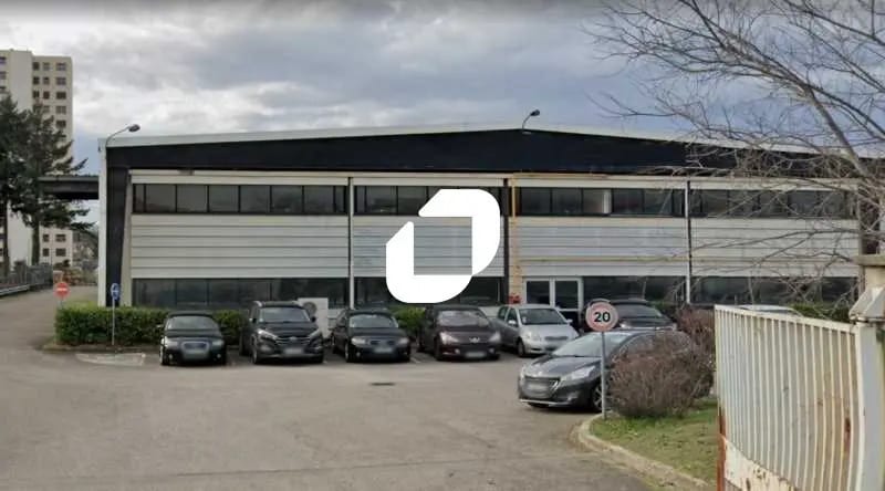 6 Rue Yves Toudic, Vénissieux for sale - Building Photo - Image 1 of 7