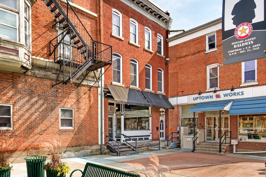 105 E Main St, Somerset, PA à vendre - Photo du bâtiment - Image 2 de 47